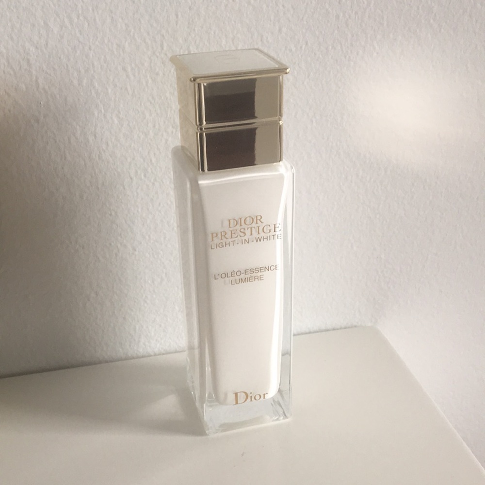 DIOR Light in white essence NWT